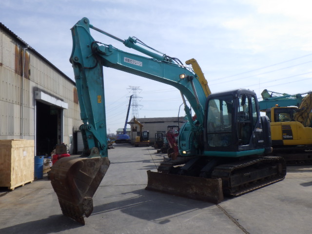 Máy xúc Kobelco SK135SR-2 2011